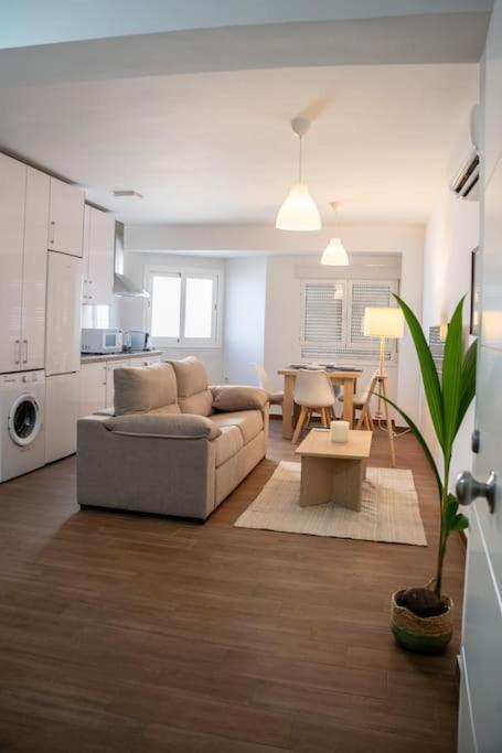 Apartament California Duenas